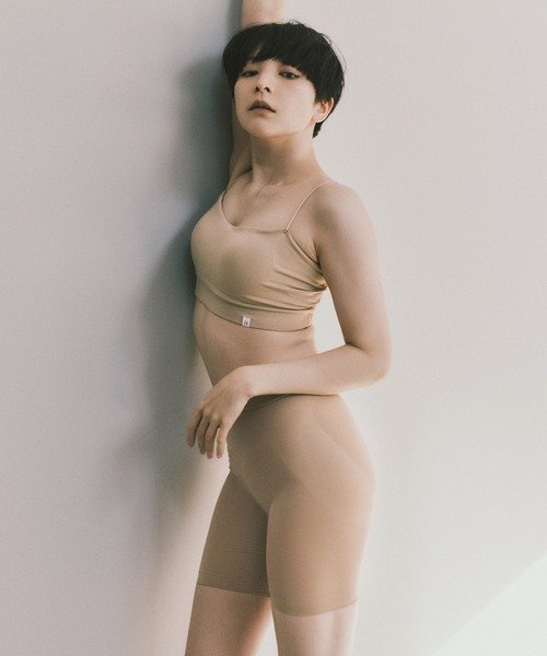 AMPHI(アンフィ)の「「ETRE TOKYO×AMPHI」 バンドゥキャミソール ブラトップ(キャミソール・レディース・ベージュ/ブラック・L/M)」の5枚目の写真