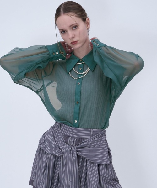 HARE（ハレ）の「ギャザーシアーシャツ(HARE)（シャツ/ブラウス・レディース・ブルー/ブラック/グリーン/ピンク/イエロー/パープル・FREE）」の2枚目の写真