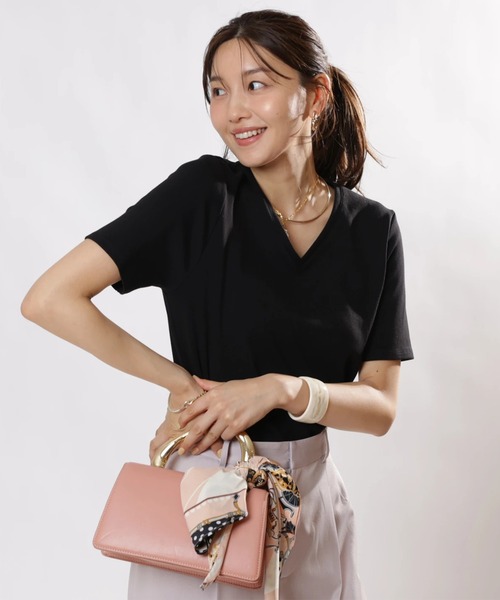 JUSGLITTY(ジャスグリッティー)の「スカーフ付きTシャツ(Tシャツ/カットソー・レディース・ブラック/ピンク/ホワイト・2)」の5枚目の写真