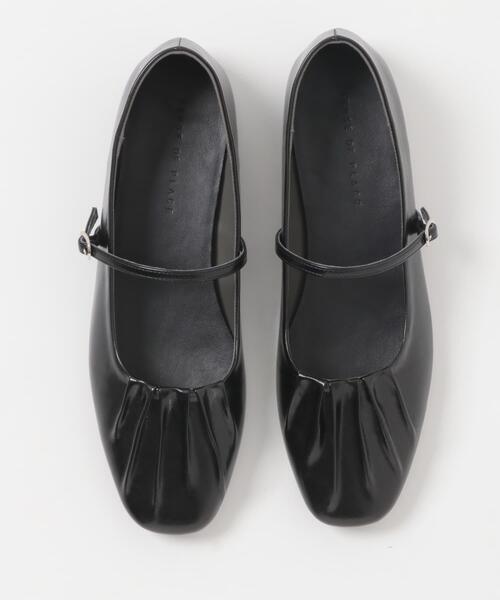 SENSE OF PLACE by URBAN RESEARCH（センスオブプレイスバイアーバンリサーチ）の「『抗菌/消臭』ギャザーフラットパンプス（パンプス・レディース・ブラック/アイボリー・MEDIUM/SMALL/LARGE）」の8枚目の写真