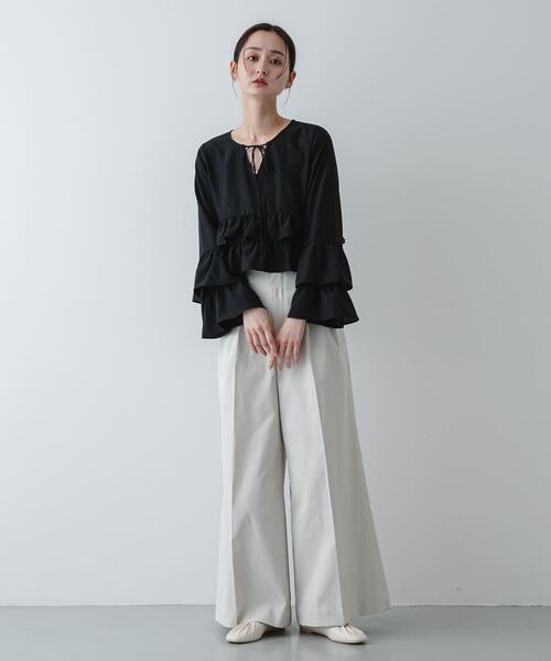 SENSE OF PLACE by URBAN RESEARCH（センスオブプレイスバイアーバンリサーチ）の「『抗菌/消臭』ギャザーフラットパンプス（パンプス・レディース・ブラック/アイボリー・MEDIUM/SMALL/LARGE）」の12枚目の写真