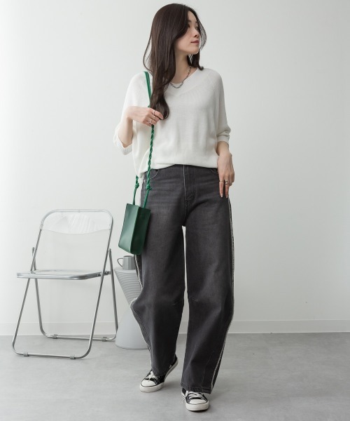 aity(アイティ)の「M-5L 前後2way 畦編みルーズセーター(ニット/セーター・レディース・ネイビー/オフホワイト/グレイッシュベージュ/ライトグレー/ブラック・4L~5L/LL~3L/M~L)」の6枚目の写真