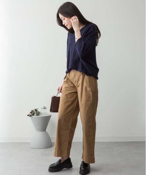 aity(アイティ)の「M-5L 前後2way 畦編みルーズセーター(ニット/セーター・レディース・ネイビー/オフホワイト/グレイッシュベージュ/ライトグレー/ブラック・4L~5L/LL~3L/M~L)」の21枚目の写真