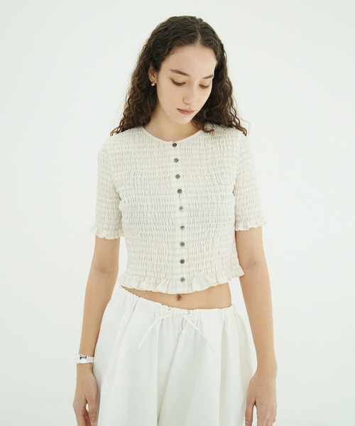 CLANE(クラネ)の「SHIRRING HALF SLEEVE BLOUSE(シャツ/ブラウス・レディース・アイボリー/ブラック・1/2)」の1枚目の写真