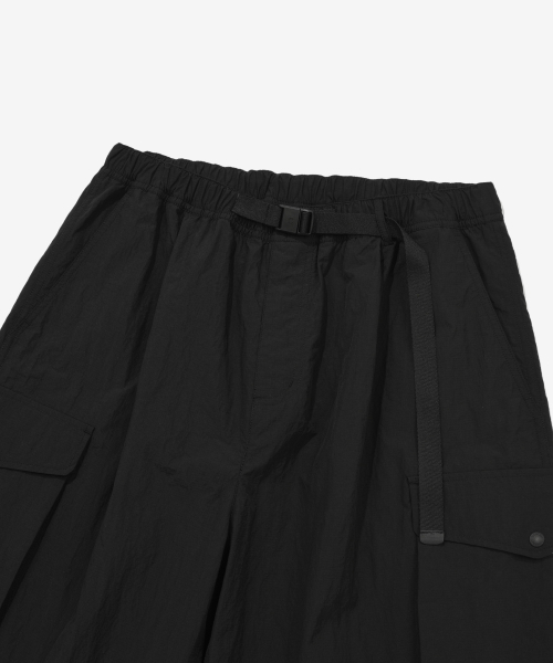 COVERNAT(カバーナット)の「バミューダカーゴナイロンショーツブラック(その他パンツ・メンズ・その他・X-SMALL/SMALL/MEDIUM/LARGE/X-LARGE/XX-LARGE)」の3枚目の写真