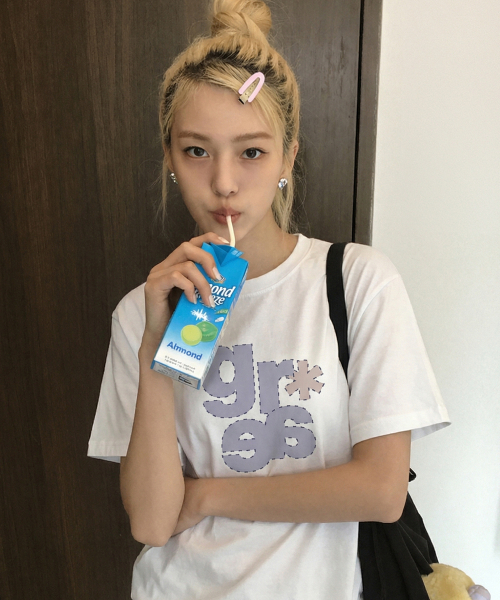 GRAVER（グレーバー）の「[ユニセックス]GRAE-S パステル半袖Tシャツ_3カラー（Tシャツ/カットソー・レディース・ブラック/チャコールグレー/ホワイト・LARGE/MEDIUM/SMALL）」の4枚目の写真