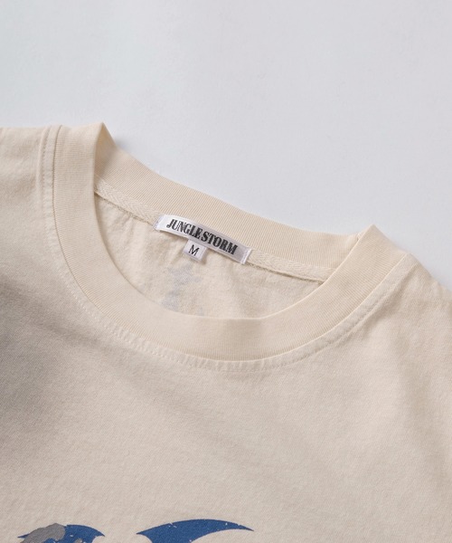 SlashDate(スラッシュデイト)の「【82】ピグメント加工 カモフラ柄 ロゴプリント ショート丈 クルーネックTシャツ/ユニセックス/レディース/メンズ(Tシャツ/カットソー・メンズ・ブラック/アイボリー/カーキ・M/L)」の6枚目の写真