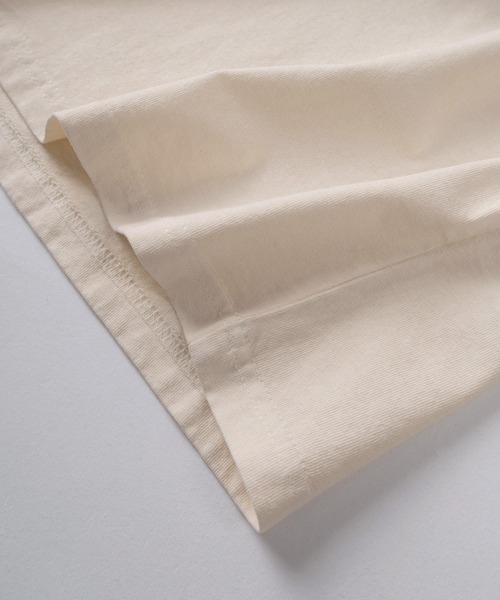 SlashDate(スラッシュデイト)の「【82】ピグメント加工 カモフラ柄 ロゴプリント ショート丈 クルーネックTシャツ/ユニセックス/レディース/メンズ(Tシャツ/カットソー・メンズ・ブラック/アイボリー/カーキ・M/L)」の5枚目の写真