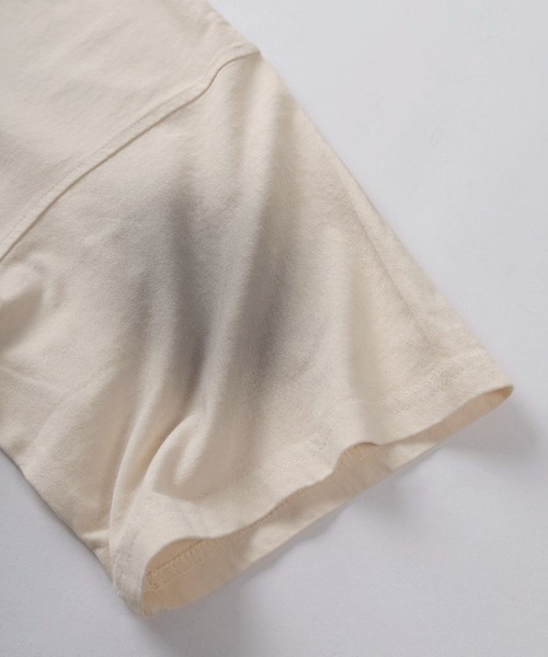 SlashDate(スラッシュデイト)の「【82】ピグメント加工 カモフラ柄 ロゴプリント ショート丈 クルーネックTシャツ/ユニセックス/レディース/メンズ(Tシャツ/カットソー・メンズ・ブラック/アイボリー/カーキ・M/L)」の4枚目の写真