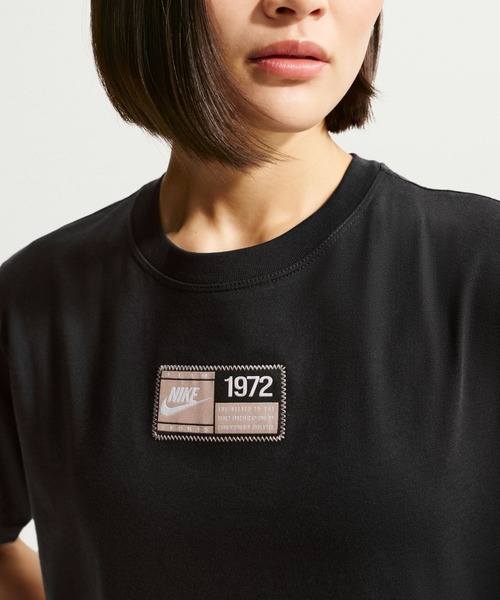 NIKE（ナイキ）の「ナイキ NIKE ナイキ   NSW クラシック BF ST5 S/S Tシャツ（Tシャツ/カットソー・レディース・ブラック/ブラウン・S/M/L/XL）」の9枚目の写真