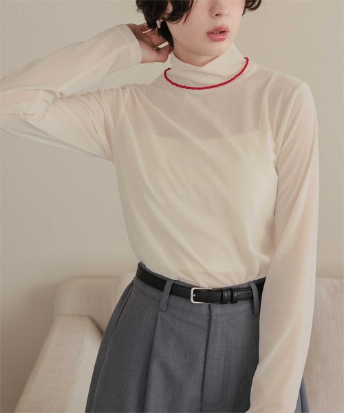 titivate(ティティベイト)の「シアーベロアハイネックロングTシャツ(Tシャツ/カットソー・レディース・ドット/ブラック系その他/ピンク/ブラウン/アイボリー/ライトブルー/ブラック・S/M/L)」の2枚目の写真