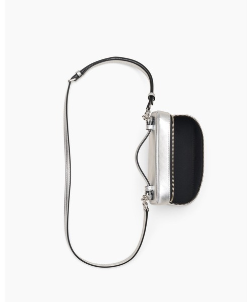 MARC JACOBS（マークジェイコブス）の「【NEW】SCENE VANITY BAG IN METALLIC/シーン バニティ バッグ メタリック（ショルダーバッグ・レディース・シルバー・ONE SIZE）」の10枚目の写真