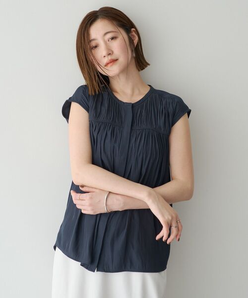 YECCA VECCA(イェッカヴェッカ)の「【接触冷感】フレンチスリーブギャザーブラウス(シャツ/ブラウス・レディース・オフホワイト/イエロー/ネイビー/ストライプ・FREE)」の2枚目の写真