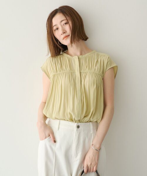 YECCA VECCA(イェッカヴェッカ)の「【接触冷感】フレンチスリーブギャザーブラウス(シャツ/ブラウス・レディース・オフホワイト/イエロー/ネイビー/ストライプ・FREE)」の3枚目の写真