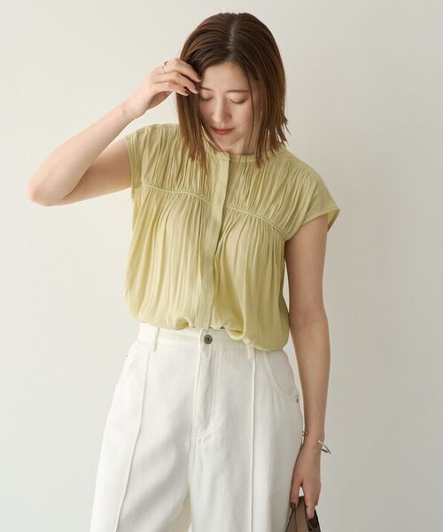 YECCA VECCA(イェッカヴェッカ)の「【接触冷感】フレンチスリーブギャザーブラウス(シャツ/ブラウス・レディース・オフホワイト/イエロー/ネイビー/ストライプ・FREE)」の8枚目の写真