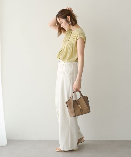 YECCA VECCA(イェッカヴェッカ)の「【接触冷感】フレンチスリーブギャザーブラウス(シャツ/ブラウス・レディース・オフホワイト/イエロー/ネイビー/ストライプ・FREE)」の13枚目の写真