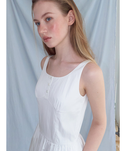 ETMON(エトモン)の「Button Lace Sleeveless Dress, White(ワンピース・レディース・その他・SMALL/MEDIUM)」の4枚目の写真