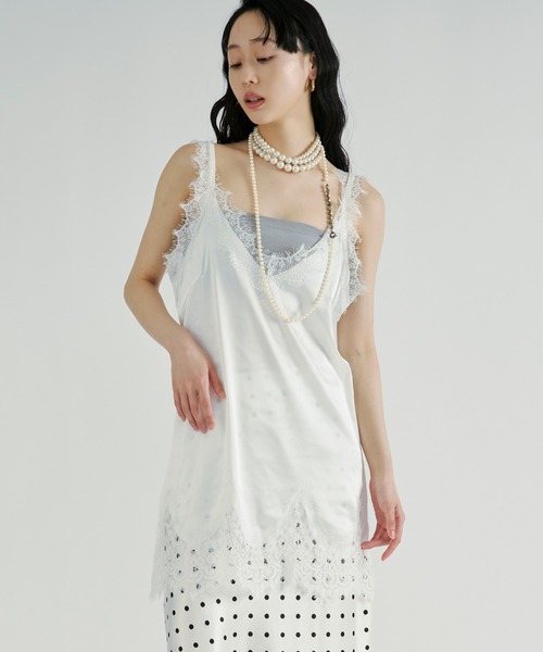 Ezick(エジック)の「Lace trim satin camisole/レースサテンキャミソール(キャミソール・レディース・ブラック/オフホワイト・FREE)」の9枚目の写真