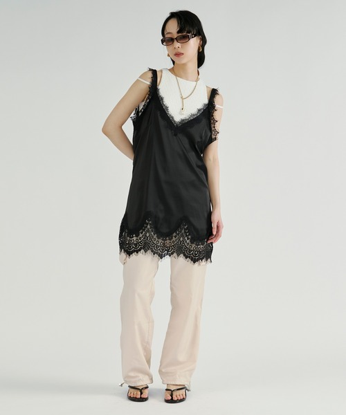 Ezick(エジック)の「Lace trim satin camisole/レースサテンキャミソール(キャミソール・レディース・ブラック/オフホワイト・FREE)」の21枚目の写真