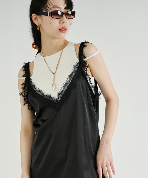 Ezick(エジック)の「Lace trim satin camisole/レースサテンキャミソール(キャミソール・レディース・ブラック/オフホワイト・FREE)」の16枚目の写真