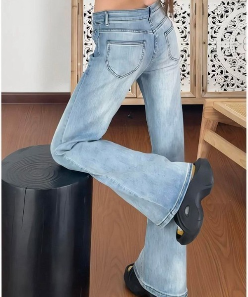 REBALANCE(リバランス)の「ローウェストフレアデニムパンツ(デニムパンツ・レディース・A・SMALL/MEDIUM/LARGE)」の3枚目の写真
