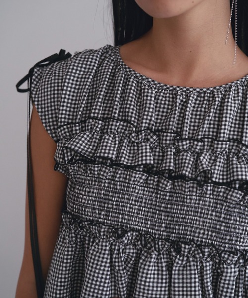 SOEMIN(ソミン)の「Shirred ribbon blouse/シャーリングリボンノースリーブブラウス(シャツ/ブラウス・レディース・ホワイト/チェック/ブラック・FREE)」の6枚目の写真