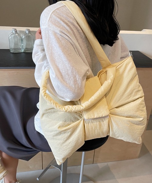 LA VORAGINE(ラ ヴォラジネ)の「ビッグリボンパテッド 2WAYョルダーバッグ/トートバッグ(トートバッグ・レディース・GRAY/Yellow/Black/Beige・FREE)」の5枚目の写真