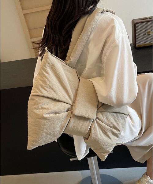 LA VORAGINE(ラ ヴォラジネ)の「ビッグリボンパテッド 2WAYョルダーバッグ/トートバッグ(トートバッグ・レディース・GRAY/Yellow/Black/Beige・FREE)」の9枚目の写真