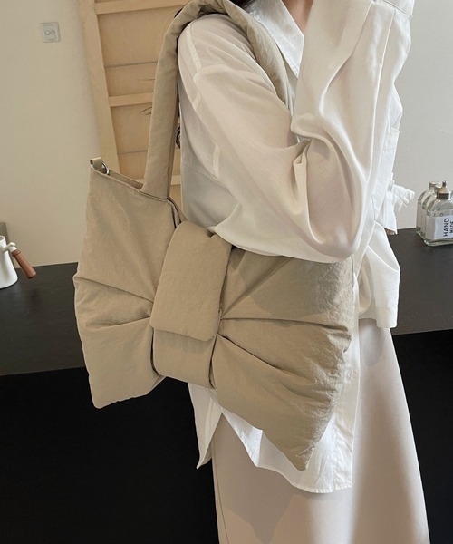 LA VORAGINE(ラ ヴォラジネ)の「ビッグリボンパテッド 2WAYョルダーバッグ/トートバッグ(トートバッグ・レディース・GRAY/Yellow/Black/Beige・FREE)」の11枚目の写真