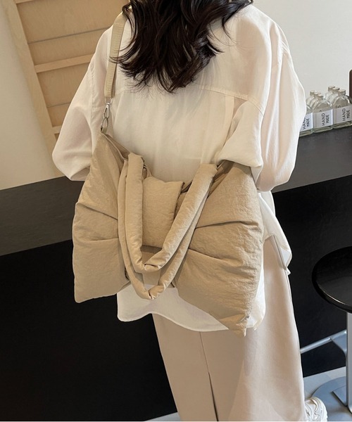 LA VORAGINE(ラ ヴォラジネ)の「ビッグリボンパテッド 2WAYョルダーバッグ/トートバッグ(トートバッグ・レディース・GRAY/Yellow/Black/Beige・FREE)」の13枚目の写真