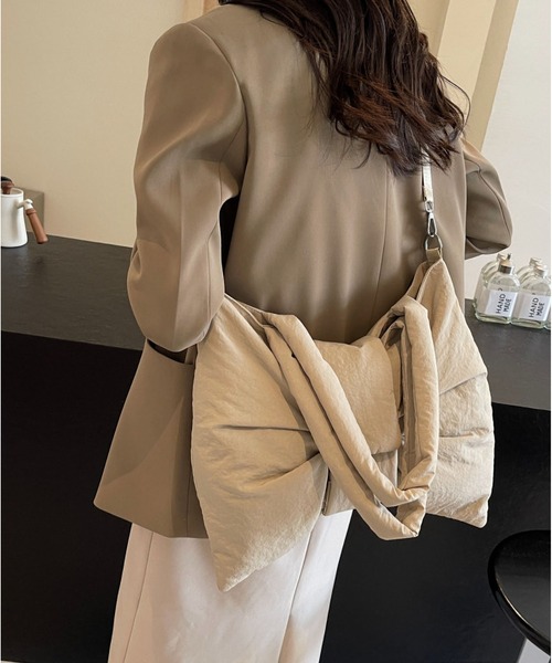 LA VORAGINE(ラ ヴォラジネ)の「ビッグリボンパテッド 2WAYョルダーバッグ/トートバッグ(トートバッグ・レディース・GRAY/Yellow/Black/Beige・FREE)」の16枚目の写真