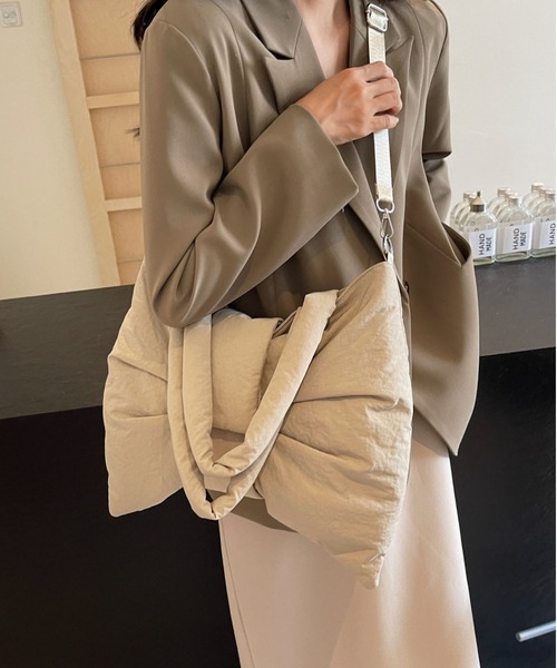 LA VORAGINE(ラ ヴォラジネ)の「ビッグリボンパテッド 2WAYョルダーバッグ/トートバッグ(トートバッグ・レディース・GRAY/Yellow/Black/Beige・FREE)」の15枚目の写真