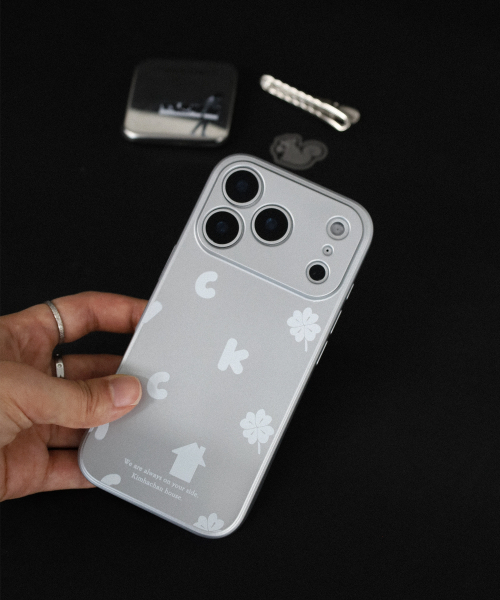 iPhone 18 ProラッキーホームパターンマットシルバーTPUケース