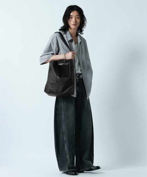 RAGEBLUE(レイジブルー)の「Synthetic Leather D-Ring Shoulder Tote Bag/シンセティックレザーDリングショルダートートバッグ(ショルダーバッグ・メンズ・ブラック・FREE)」の5枚目の写真