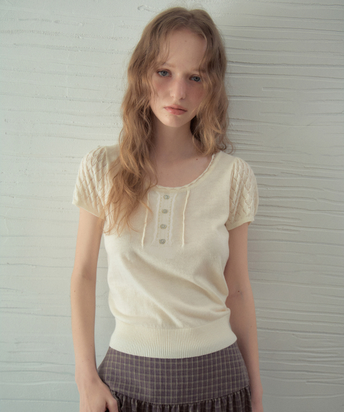 OURNOSTALGIA（アワー ノスタルジア）の「Rielle Summer Wool Half Knit_Ivory(OC26KN25)（ニット/セーター・レディース・アイボリー・FREE）」の2枚目の写真