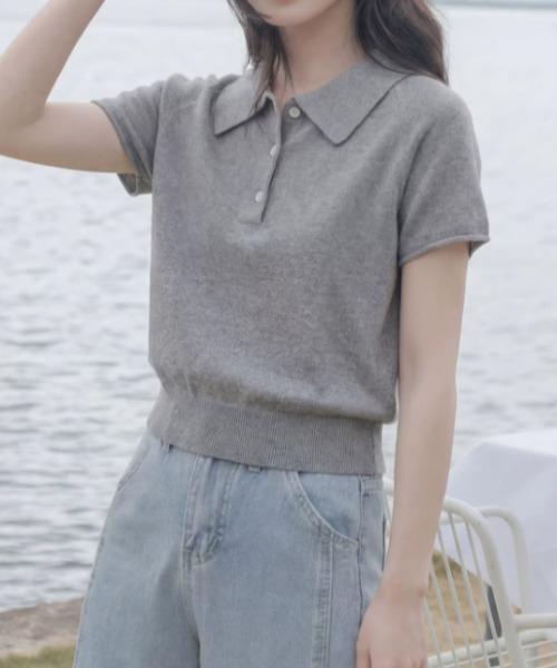 Aelina(エリナ)の「半袖ニットトップス(ニット/セーター・レディース・ブラック/ベージュ/ブルー/ネイビー/グレー・FREE)」の1枚目の写真