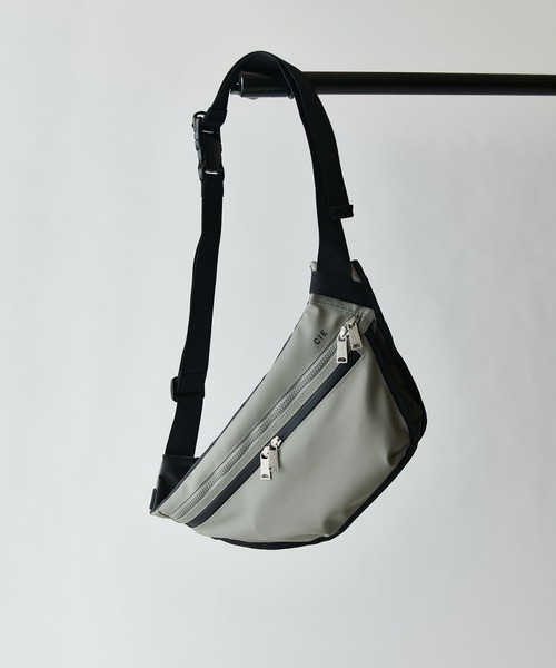 CIE(シー)の「【CIE】VARIOUS SLINGBAG-M(ショルダーバッグ・メンズ・グレー/ブラック・FREE)」の2枚目の写真