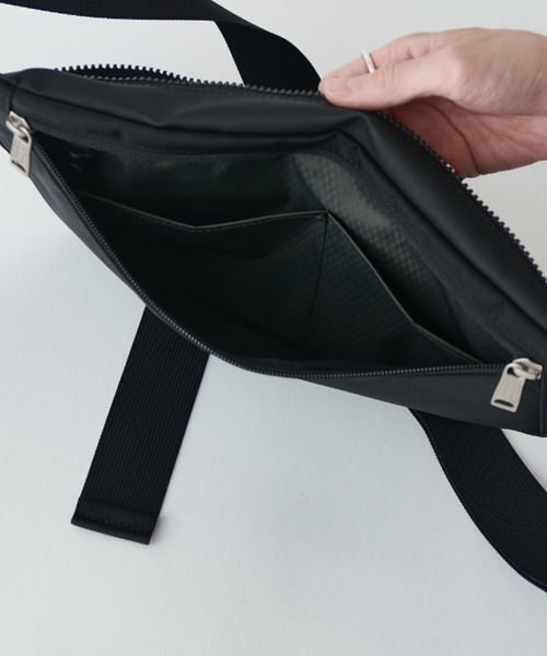 CIE(シー)の「【CIE】VARIOUS SLINGBAG-M(ショルダーバッグ・メンズ・グレー/ブラック・FREE)」の10枚目の写真
