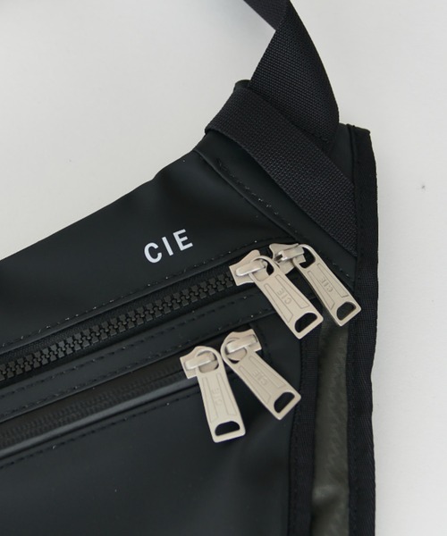 CIE(シー)の「【CIE】VARIOUS SLINGBAG-M(ショルダーバッグ・メンズ・グレー/ブラック・FREE)」の4枚目の写真