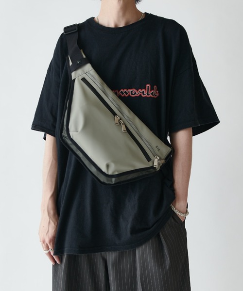 CIE(シー)の「【CIE】VARIOUS SLINGBAG-M(ショルダーバッグ・メンズ・グレー/ブラック・FREE)」の18枚目の写真