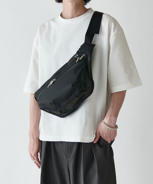 CIE(シー)の「【CIE】VARIOUS SLINGBAG-M(ショルダーバッグ・メンズ・グレー/ブラック・FREE)」の12枚目の写真