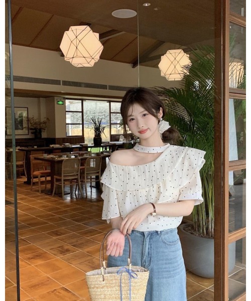 CHEER（チアー）の「チョーカー風ネック ドット柄アシンメトリーフリルブラウス（シャツ/ブラウス・レディース・ホワイト・FREE）」の9枚目の写真