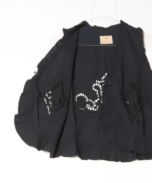 HLAADA(フラーダ)の「HLAADA for ROSEBUD/SCHIFFLI EMBROIDERY VEST(ベスト・レディース・オフホワイト/ブラック・ONE SIZE)」の18枚目の写真