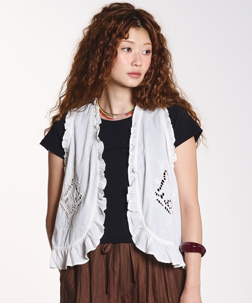 HLAADA(フラーダ)の「HLAADA for ROSEBUD/SCHIFFLI EMBROIDERY VEST(ベスト・レディース・オフホワイト/ブラック・ONE SIZE)」の3枚目の写真