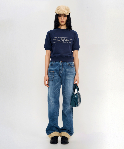 WORLDDILEMA(ワールドジレンマ)の「QUEEN EMBROIDERY CROP HALF SWEATSHIRT (NAVY)(スウェット・レディース・ネイビー・44/48)」の3枚目の写真