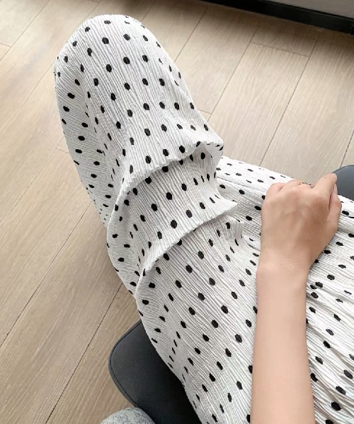 ampm(エーエムピーエム)の「ドット柄プリーツワイドイージーパンツ(その他パンツ・レディース・ホワイト/ブラック・S/M)」の18枚目の写真