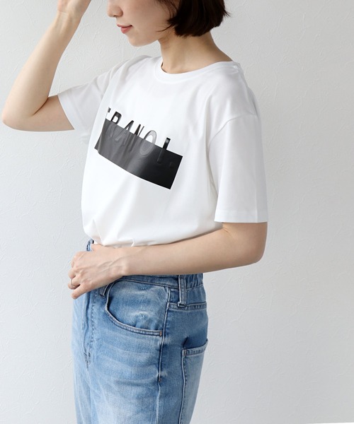 Jines（ジネス）の「【TRANOI】プリントTシャツ（Tシャツ/カットソー・レディース・ホワイト/ブラック/アイボリー・38）」の2枚目の写真