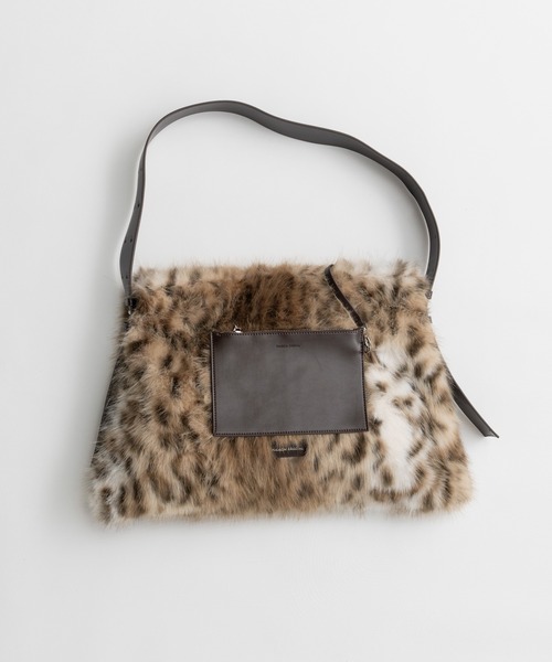 MAISON SPECIAL(メゾンスペシャル)の「【2026Autumn PRE-ORDER】Fur Like Square Tote Bag/ファーライクスクエアトートバッグ(トートバッグ・レディース・ブラウン/ブルー/レッド/マルチ・FREE)」の4枚目の写真