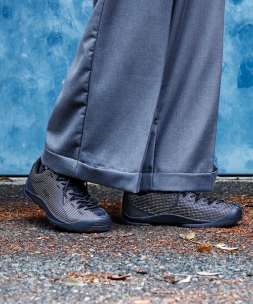 KEEN(キーン)の「【New color】JASPER NYLON WP / ジャスパー ナイロン ウォータープルーフ / メンズ 防水 スニーカー(スニーカー・メンズ・ブラック・28.5cm/28cm/27.5cm/27cm/26.5cm/26cm/30cm/29cm/25.5cm)」の1枚目の写真