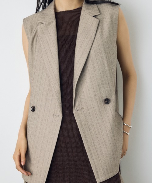 AZUL by moussy(アズールバイマウジー)の「【セットアップ対応】ストライプテーラードジレ 秋服 夏服 ベスト マニッシュ 羽織り(ベスト・レディース・グレー系その他/ベージュ系その他・FREE)」の2枚目の写真